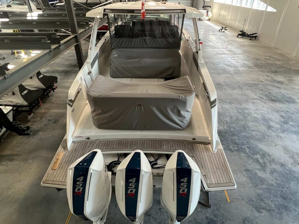 2021 Tiara Yachts 43 LS (23 Mobile)