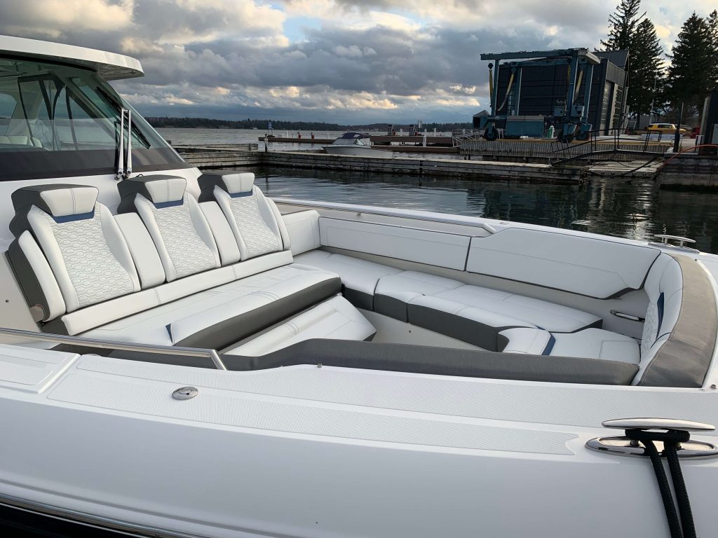 2021 Tiara Yachts 43 LS (15 Mobile)