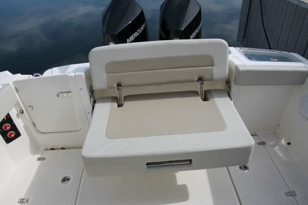 2020 Boston Whaler 280 Vantage