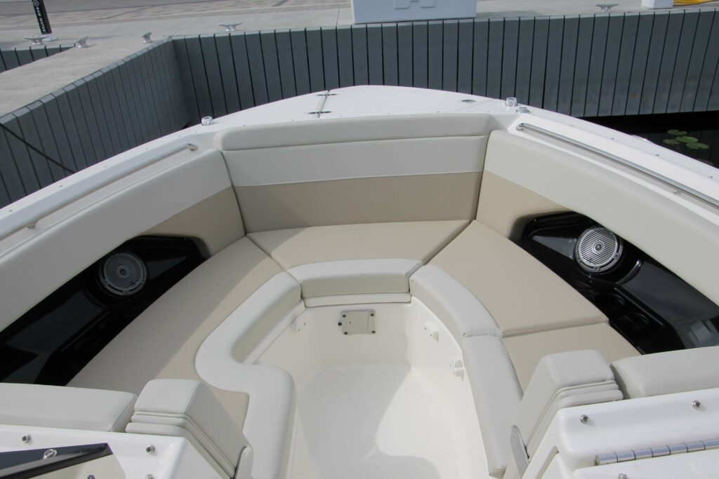 2020 Boston Whaler 280 Vantage