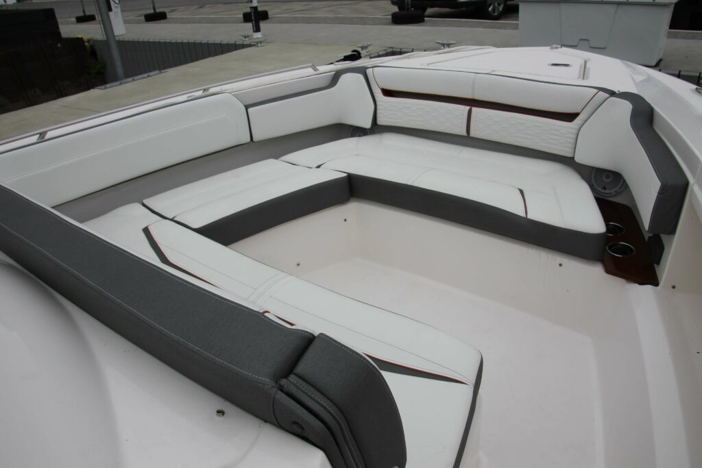 2019 Tiara Yachts 38 LS