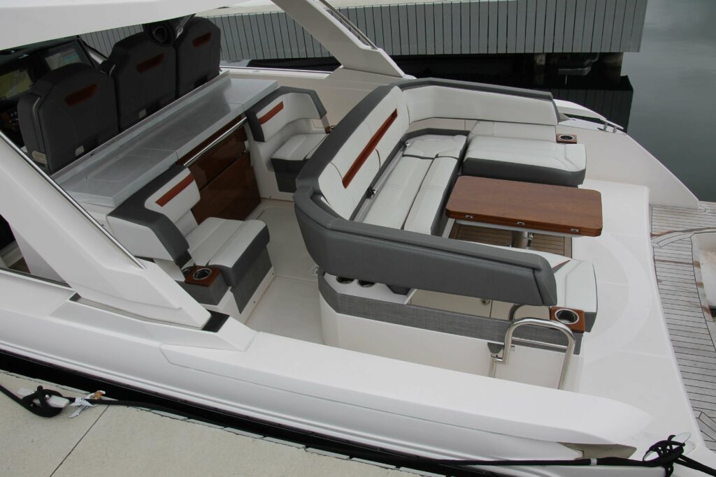 2019 Tiara Yachts 38 LS