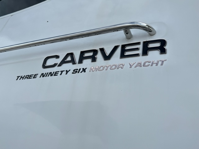 2002 Carver 396 Motor Yacht
