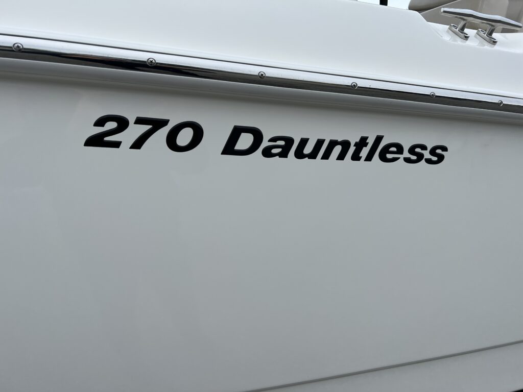 2019 Boston Whaler 270 Dauntless (22 Mobile)