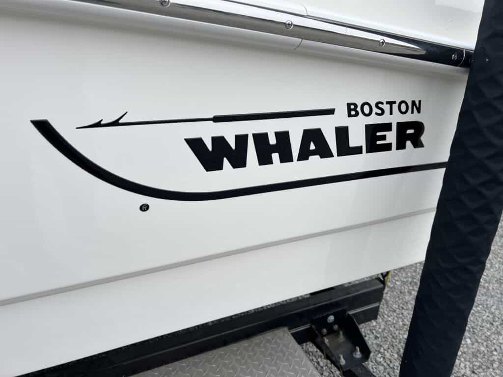 2019 Boston Whaler 270 Dauntless (21 Mobile)