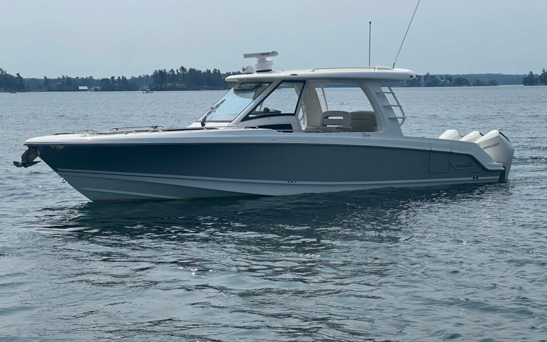 2022 Boston Whaler 350 Realm