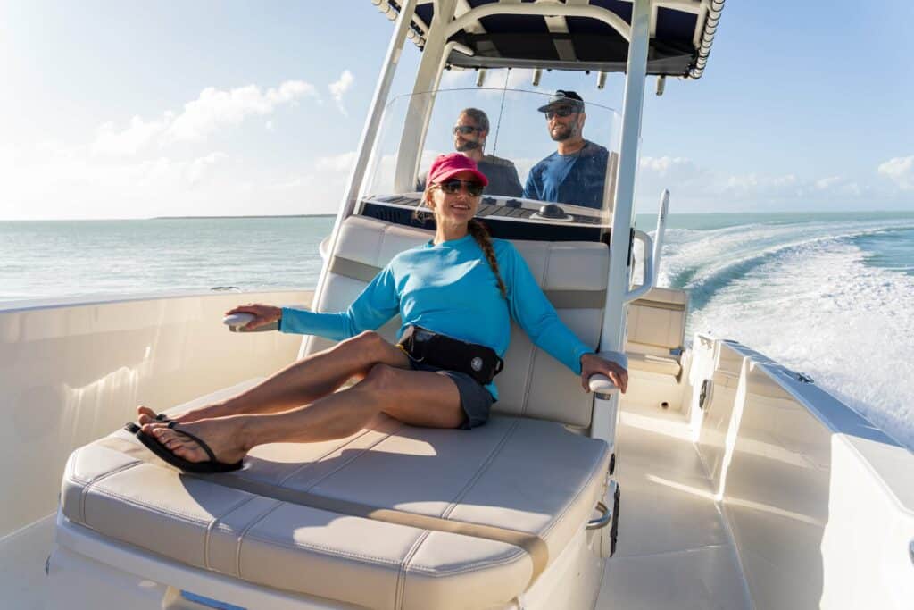 2025 Boston Whaler 220 Dauntless