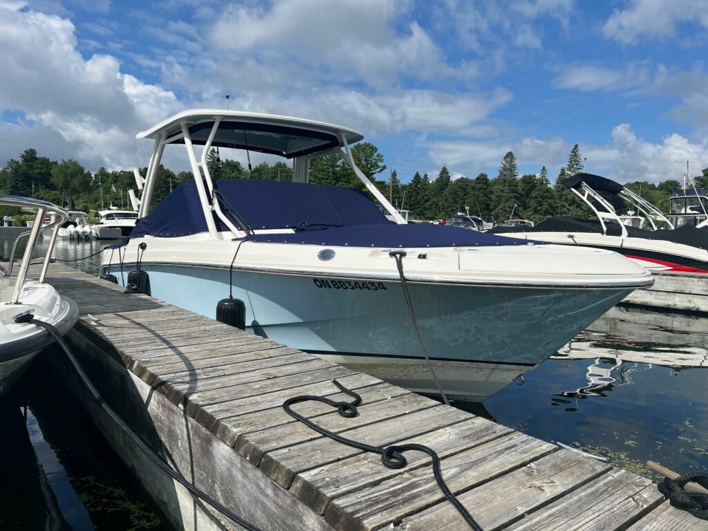 2023 Boston Whaler 240 Vantage