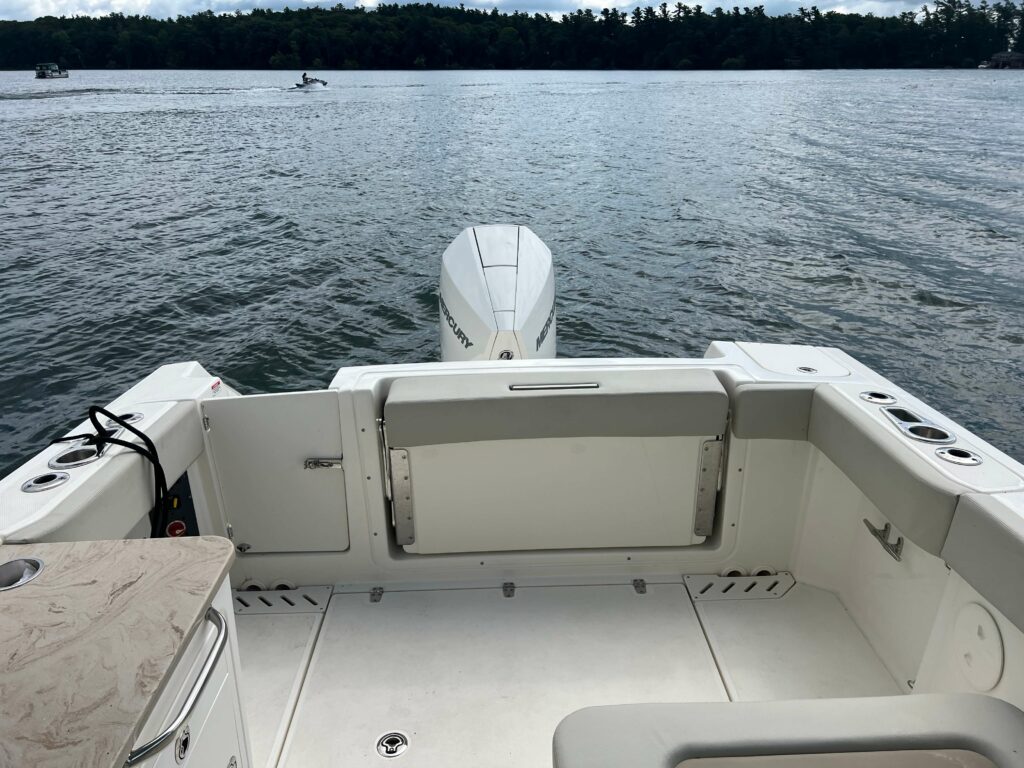 2023 Boston Whaler 240 Vantage