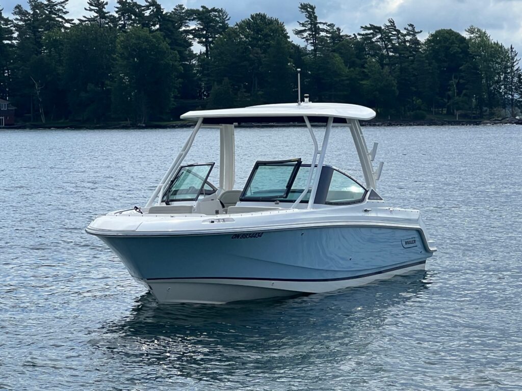 2023 Boston Whaler 240 Vantage