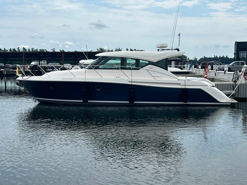 2017 Tiara Yachts C39 Coupe