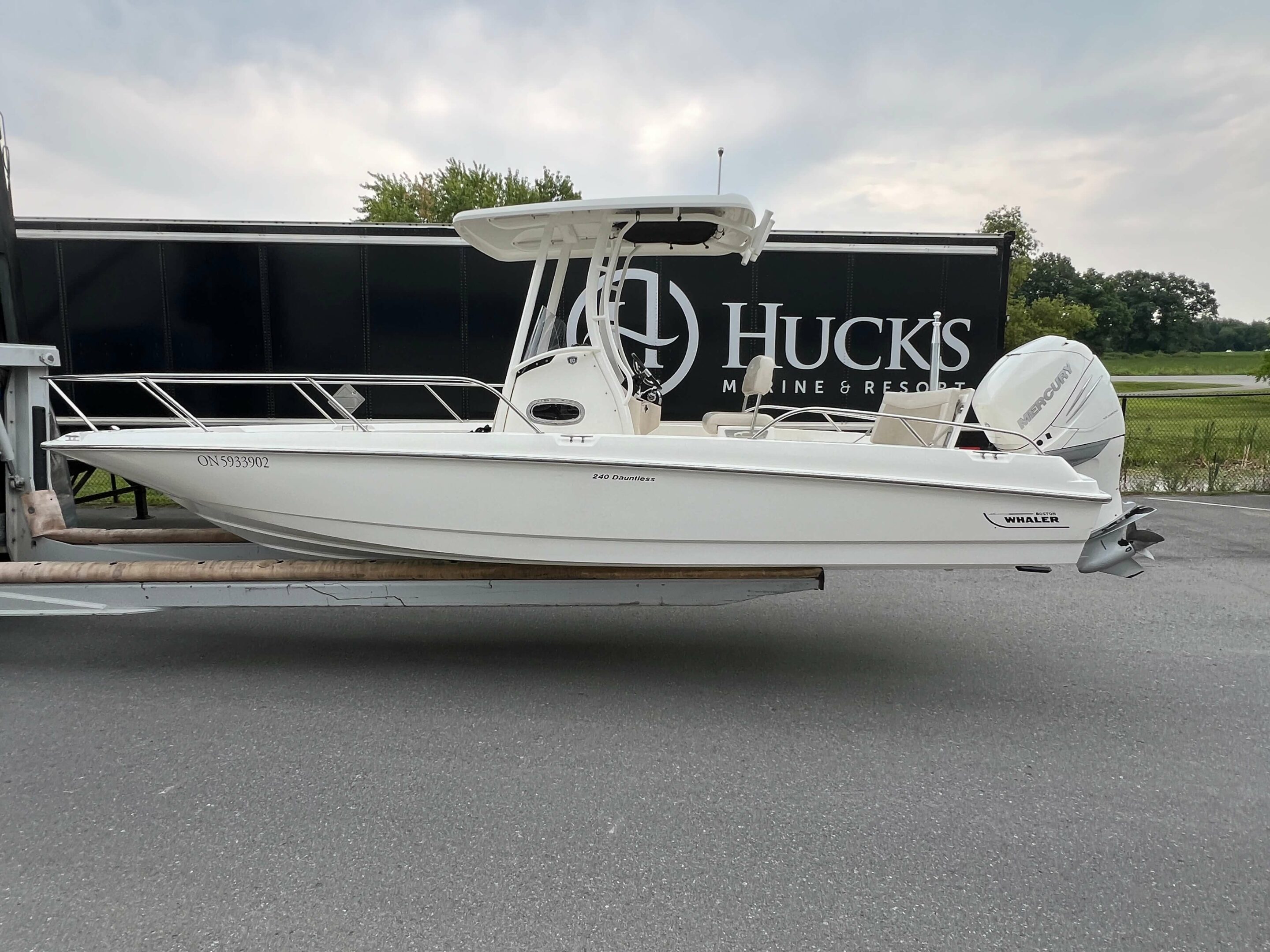 2018 Boston Whaler 240 Dauntless For Sale