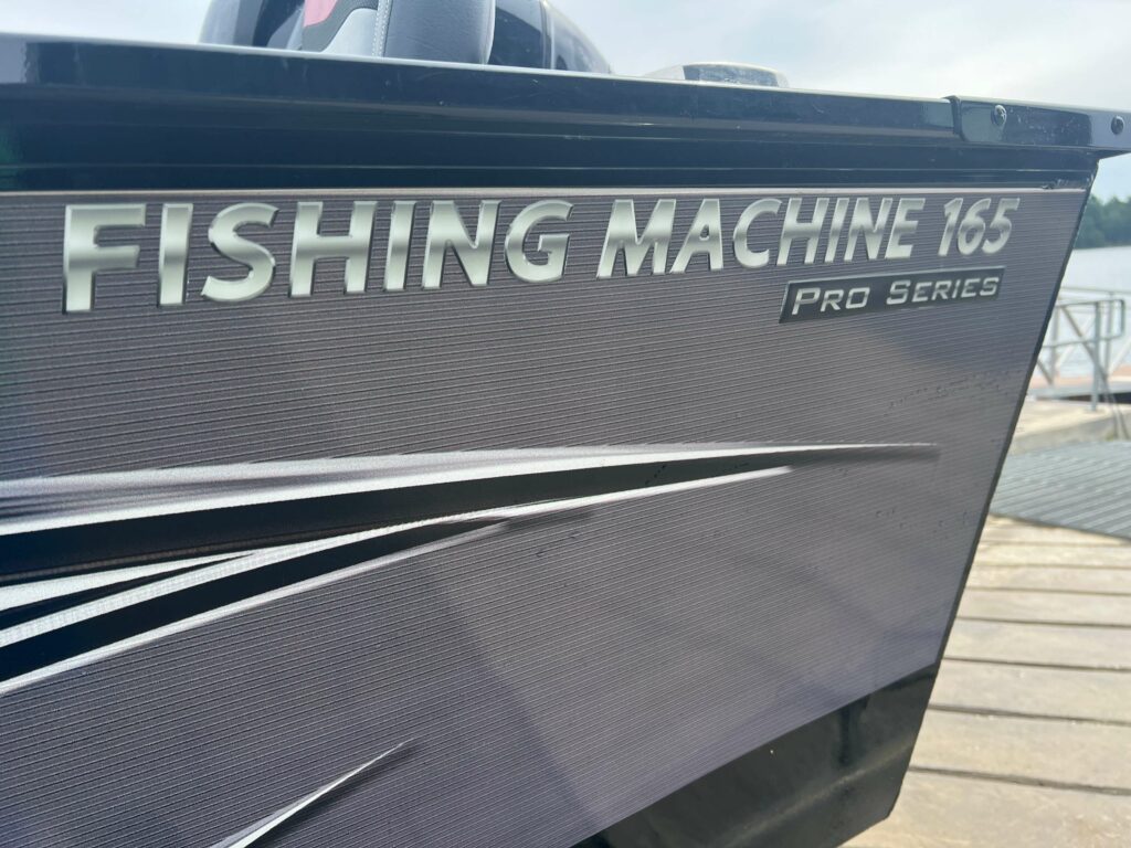 2017 Lowe Fishing Machine 165