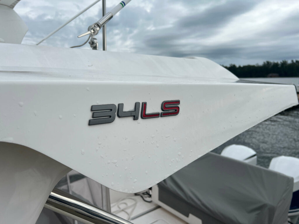 2019 Tiara Yachts 34 LS