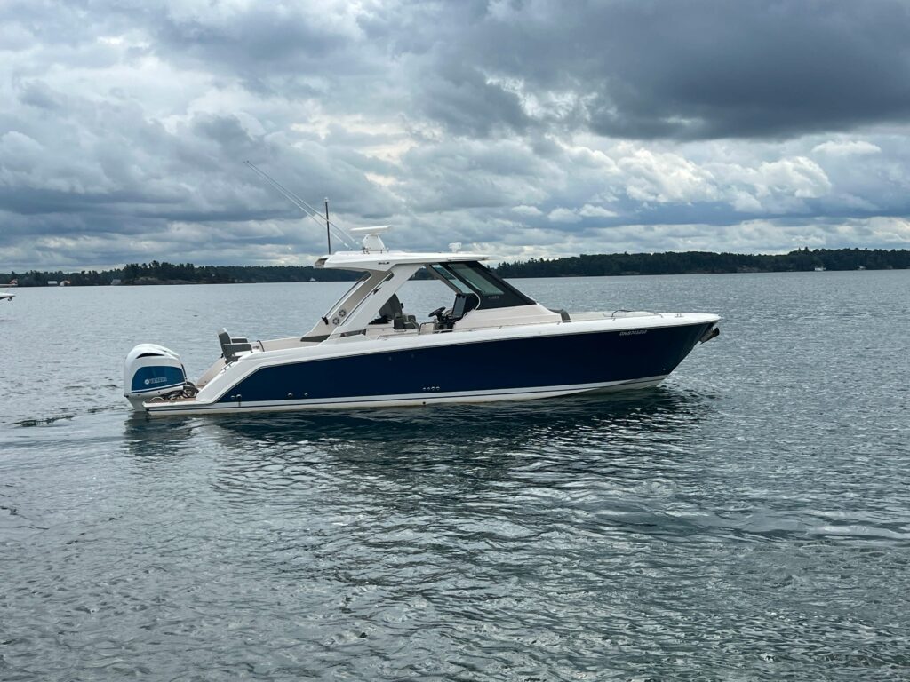 2019 Tiara Yachts 34 LS