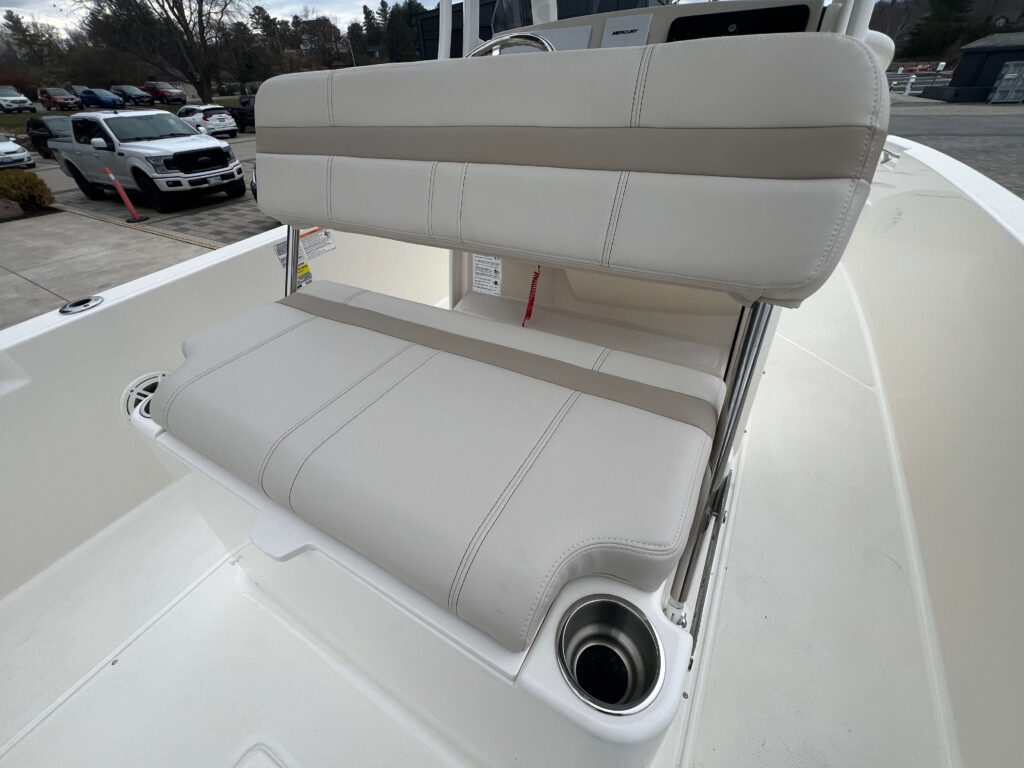 2025 Boston Whaler 220 Dauntless