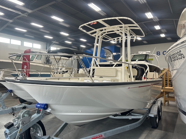 2025 Boston Whaler 190 Montauk